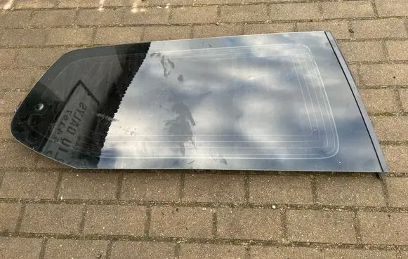 Toyota Land Cruiser (J120) Rear side window