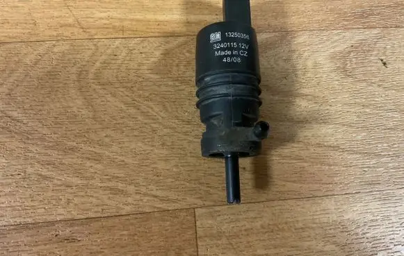 Opel Insignia A Windscreen/windshield washer pump 13250356 3240115