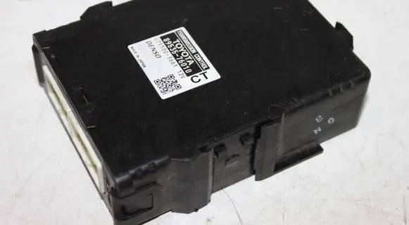 Toyota Prius (XW30) Gearbox control unit/module 8953576010