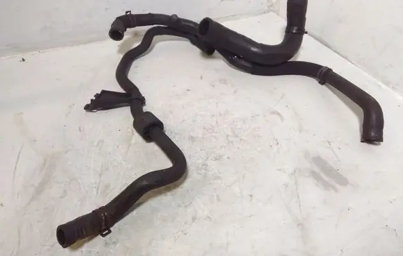 Volkswagen Tiguan Engine coolant pipe/hose