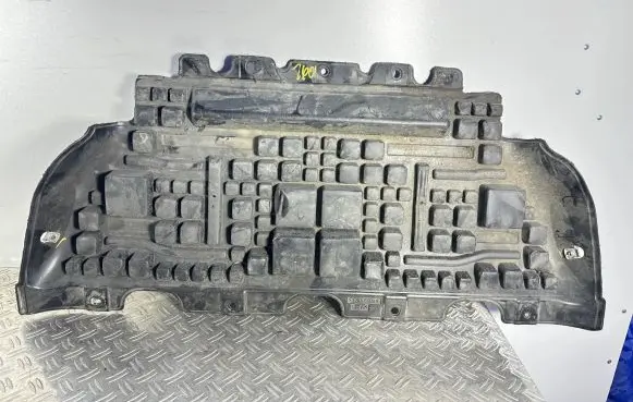 Jeep Grand Cherokee Engine splash shield/under tray 68037063