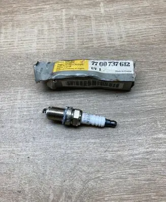 Renault Laguna II Spark plug 7700737612