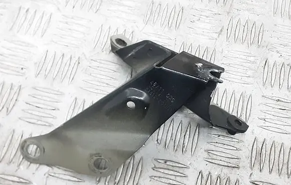 Audi A7 S7 4G Fender mounting bracket 4G8821136D