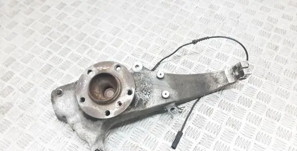BMW 5 GT F07 Front wheel hub