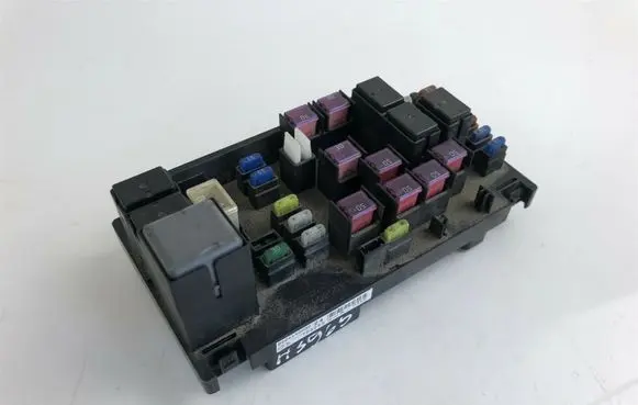 Subaru Legacy Fuse box set 82241AG030 H3965