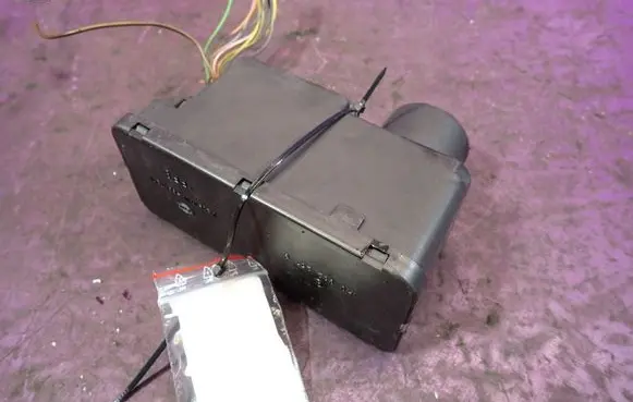 Volkswagen Golf IV Central locking vacuum pump