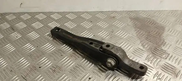 Engine mount bracket