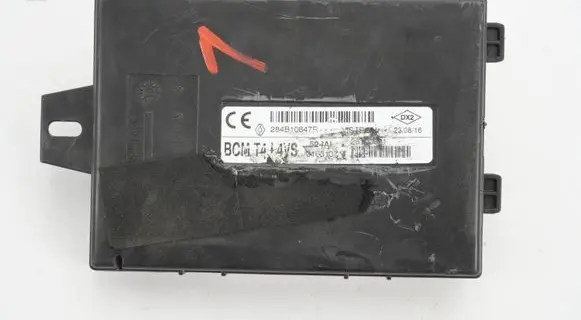 Opel Vivaro Engine control unit/module 284B10847R