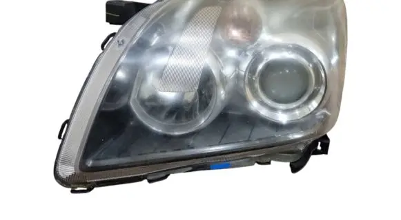 Toyota Avensis T270 Headlight/headlamp 8596724010 3900078496
