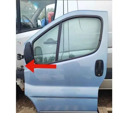 Opel Vivaro Front door check strap stopper 311823E