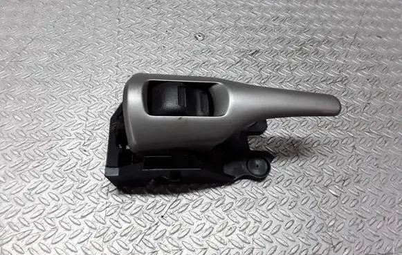 Toyota Auris 150 Rear door interior handle 62318A2