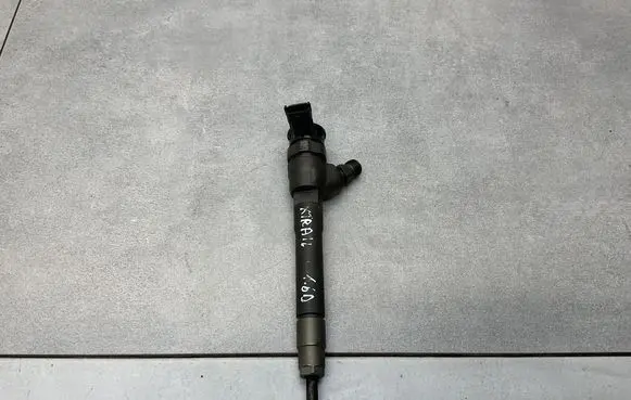 Nissan X-Trail T32 Fuel injector 0445110546