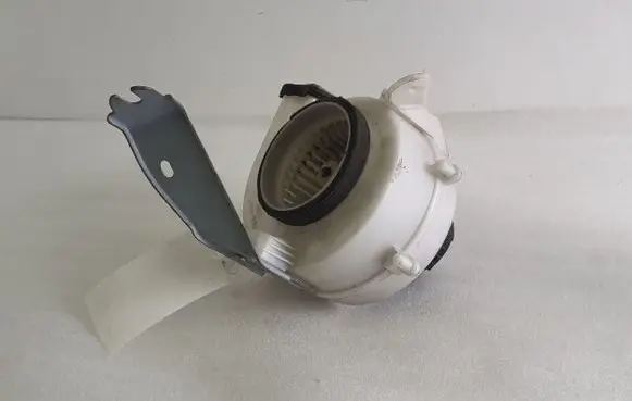 Toyota Yaris Hybrid/electric vehicle battery fan 8713047070 1172002913