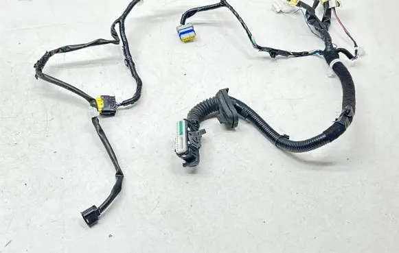 Nissan Pulsar Front door wiring loom 241253ZL0D
