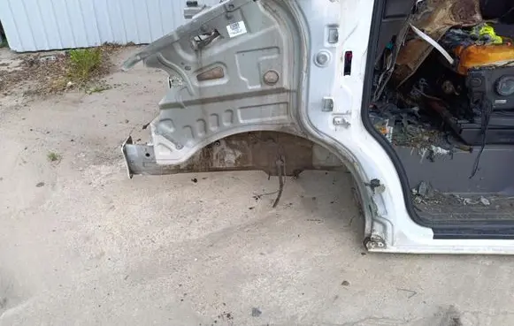Volkswagen Crafter Front quarter panel 