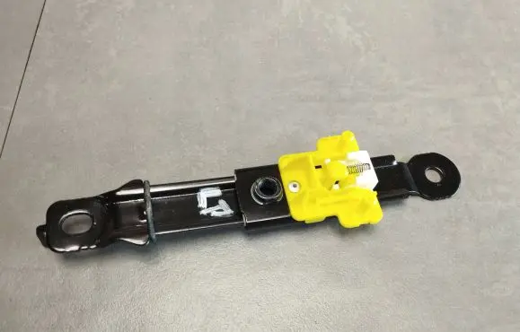 Hyundai ix35 Seat belt height adjuster HSS30530R21404