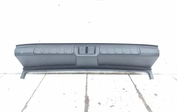 Trunk/boot sill cover protection