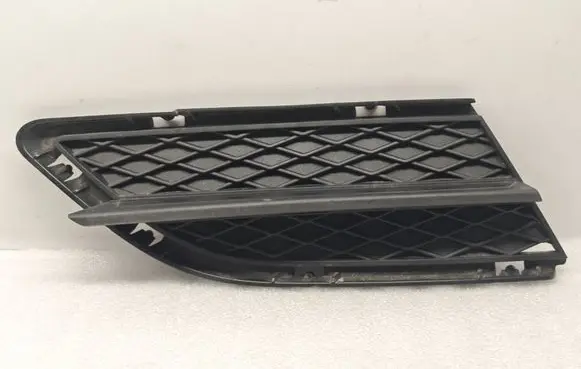 BMW 3 E90 E91 Front bumper lower grill 7138418