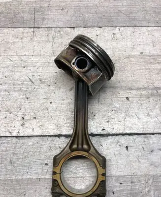 Volkswagen Tiguan Piston with connecting rod 