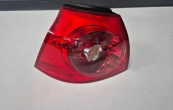 Volkswagen Golf V Rear/tail lights 1K6945095G