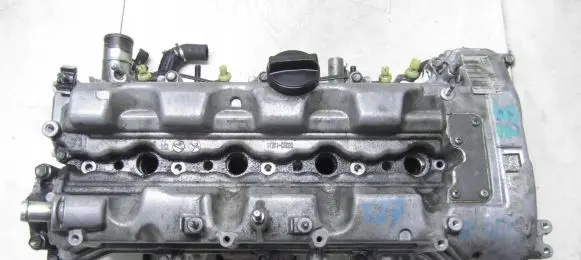 Toyota Avensis T270 Engine head 