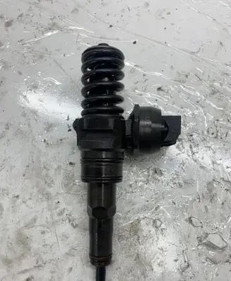 Audi A3 S3 8L Fuel injector 038130073 038130073AG 0414720215