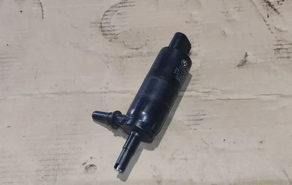 BMW 5 F10 F11 Headlight washer pump 7217792 13264011 3323525