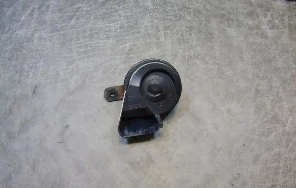 Mercedes-Benz E W211 Horn signal 703881165