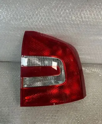 Skoda Octavia Mk2 (1Z) Rear/tail lights 1Z9945112
