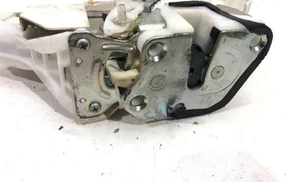 Mitsubishi Pajero Front door lock