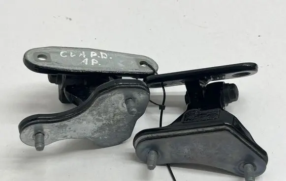 Mercedes-Benz CLA C117 X117 W117 Front door hinge set A046572