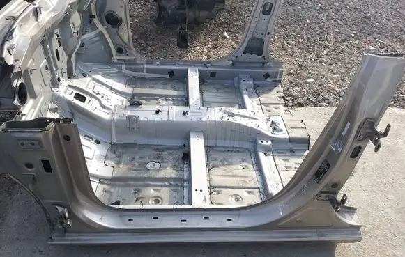 Hyundai i30 Foot area side trim Y3Y