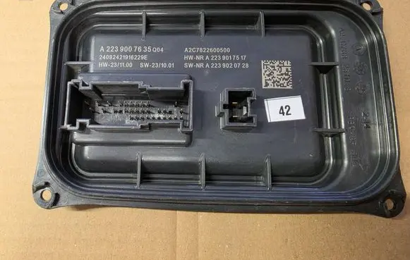 Mercedes-Benz S W223 Voltage converter/converter module A2239007635