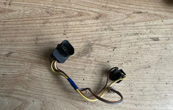 Headlight part