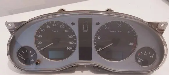 Volkswagen Sharan Speedometer (instrument cluster) 7M0920821R Y016039 VAAM1000718