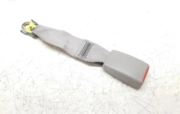 Mazda 626 Rear seatbelt buckle 05GE4T