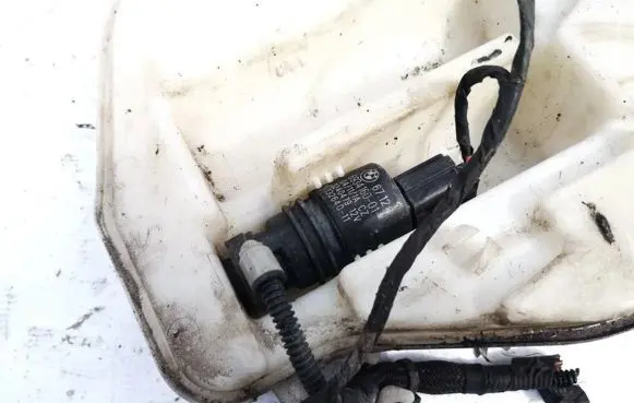 BMW 5 GT F07 Windscreen/windshield washer pump 6712693416001 67126934160-01