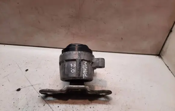 Ford Mondeo Mk III Engine mount bracket 2S716F012AD