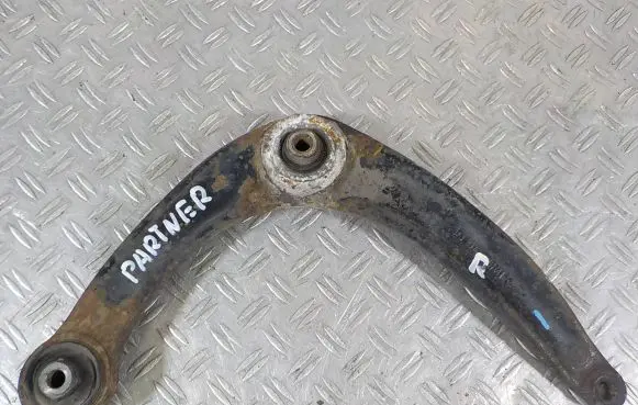 Peugeot Partner Front lower control arm/wishbone 557451