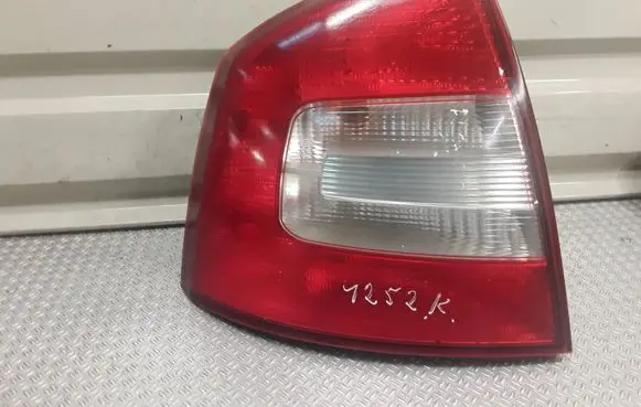 Skoda Octavia Mk2 (1Z) Rear/tail lights 1Z5945095B