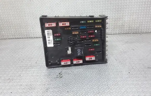 Volkswagen PASSAT B6 Fuse module 3C0937125