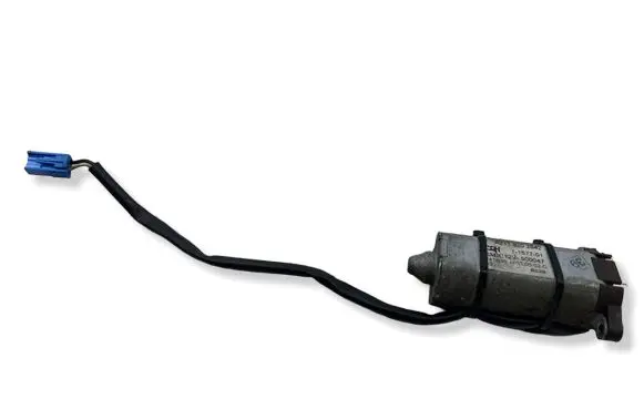 Mercedes-Benz E W211 Seat adjustment motor A2118202642