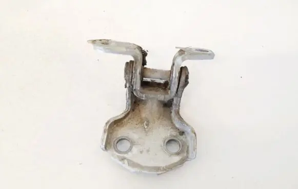 Subaru Impreza I Rear door lower hinge