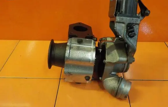 BMW 5 E60 E61 Turbo 4913505895 49135