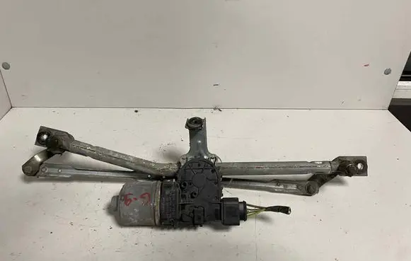 Front wiper linkage and motor