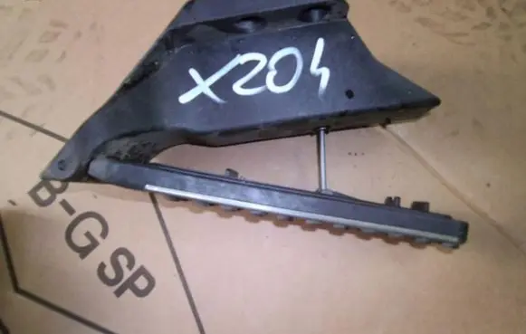 Mercedes-Benz GLK (X204) Brake pedal bracket assembly A2043000504