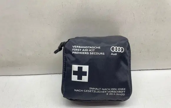 Audi Q7 4M First aid kit 8J7860282B