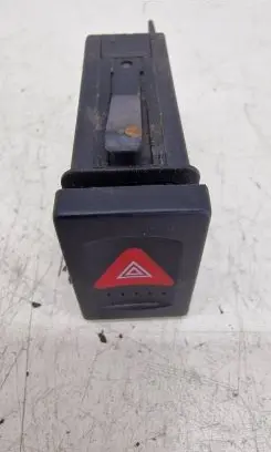 Volkswagen PASSAT B5 Hazard light switch 3B0953235F