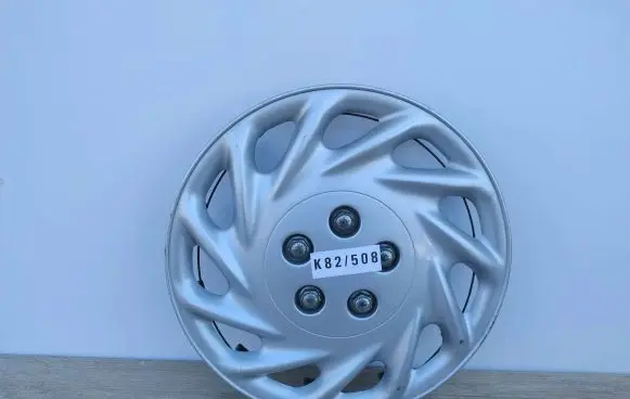Ford Fiesta R14 wheel hub/cap/trim KT-858