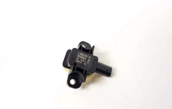 Mercedes-Benz ML W166 Airbag deployment crash/impact sensor A1668210351